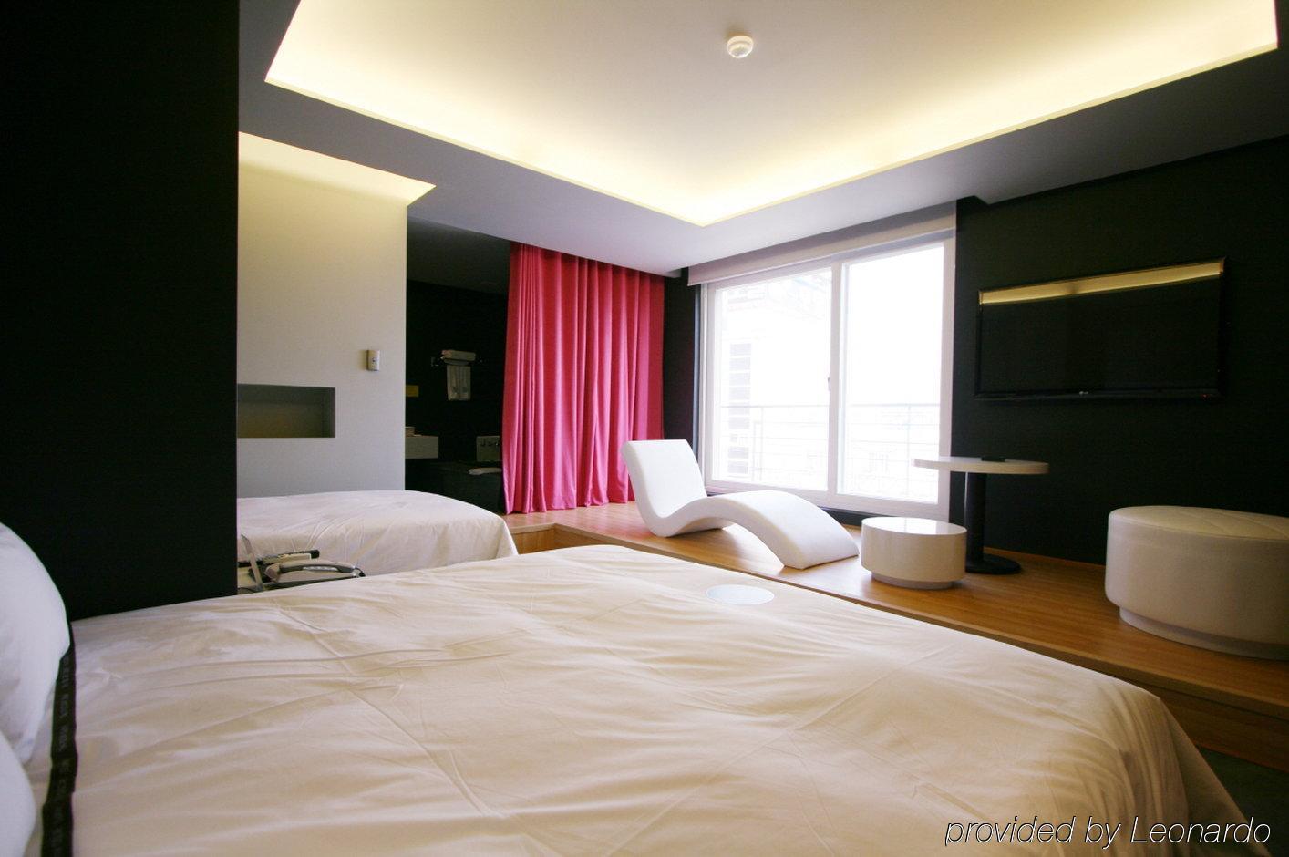 Hotel Oscar Suite Gunsan Room photo